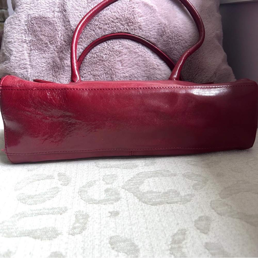 HOBO International Red Leather Shoulder Handbag - Picture 3 of 4